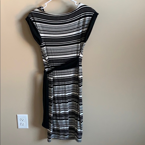 B2GOFREE 🍭Liz Lange maternity Dress Sz SP - Picture 2 of 5
